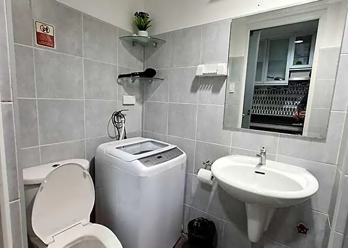Отель King Of Kings At Sea Residences *