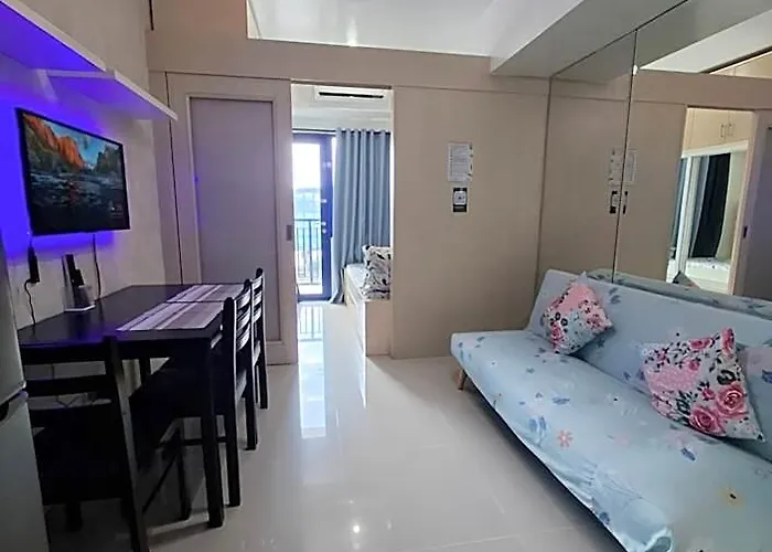 Отель King Of Kings At Sea Residences *